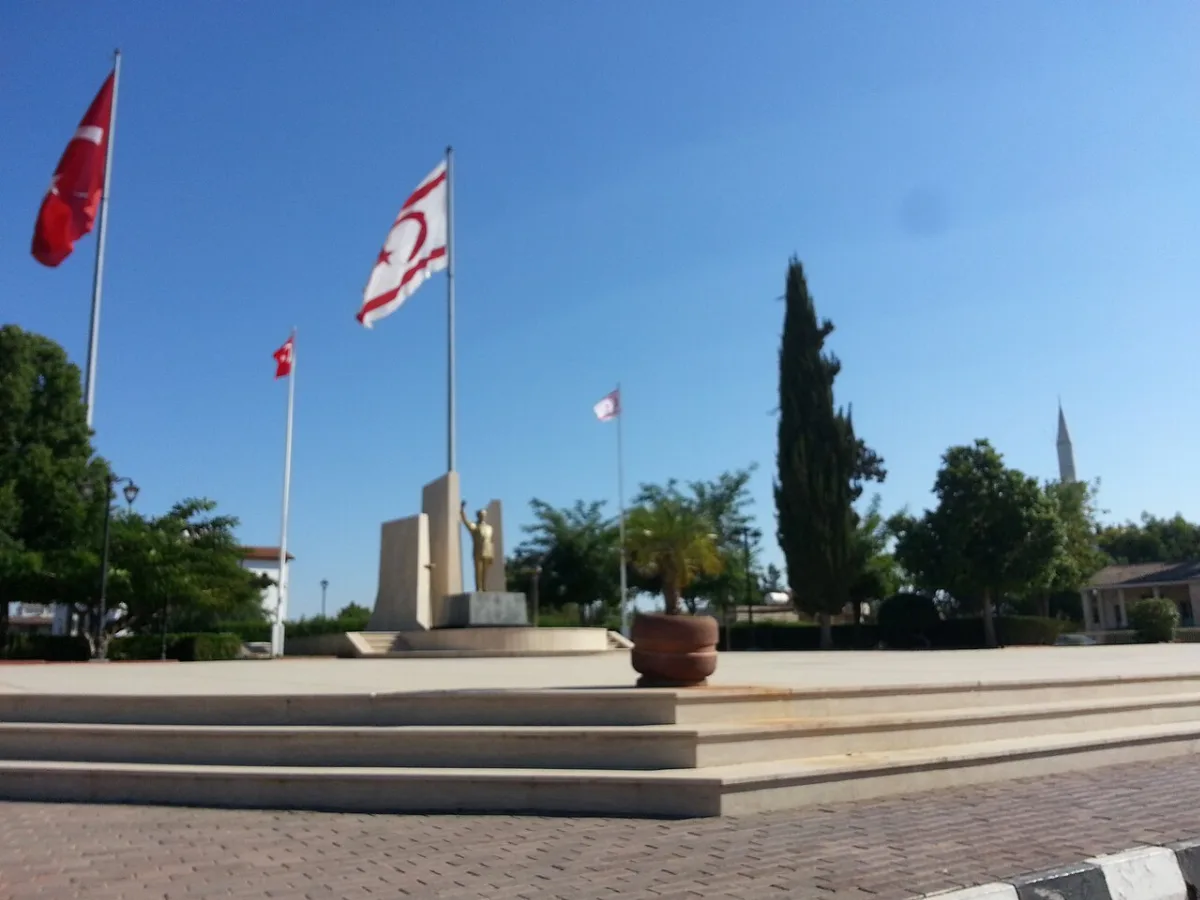 Atatürk Heykeli
