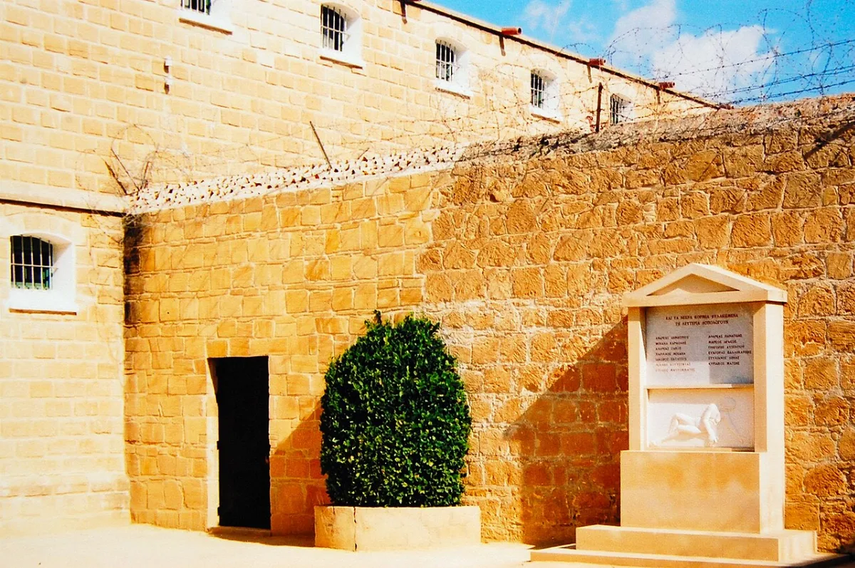 The Imprisoned Graves